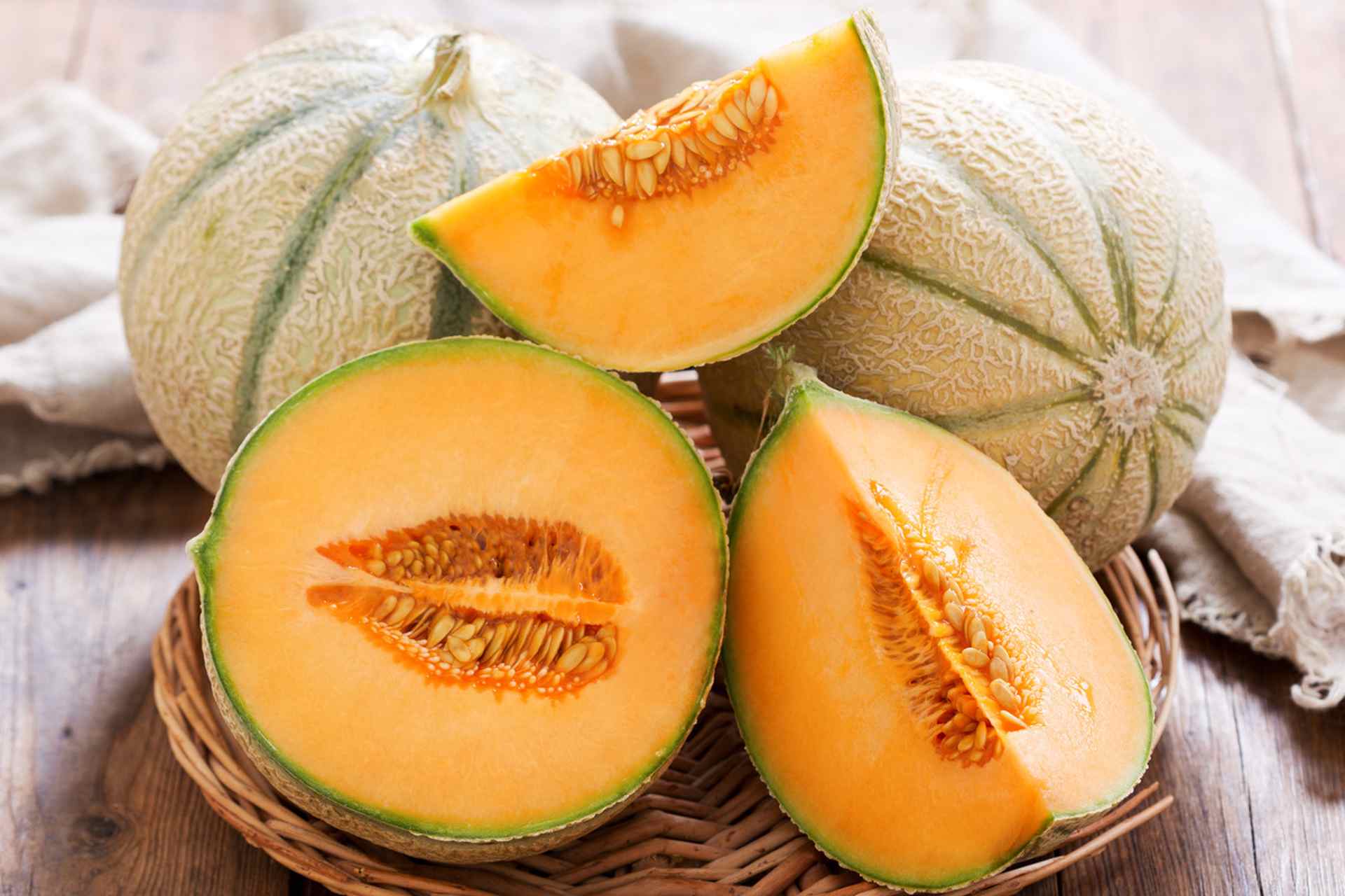 how-to-tell-if-a-cantaloupe-is-ripe-a-complete-guide