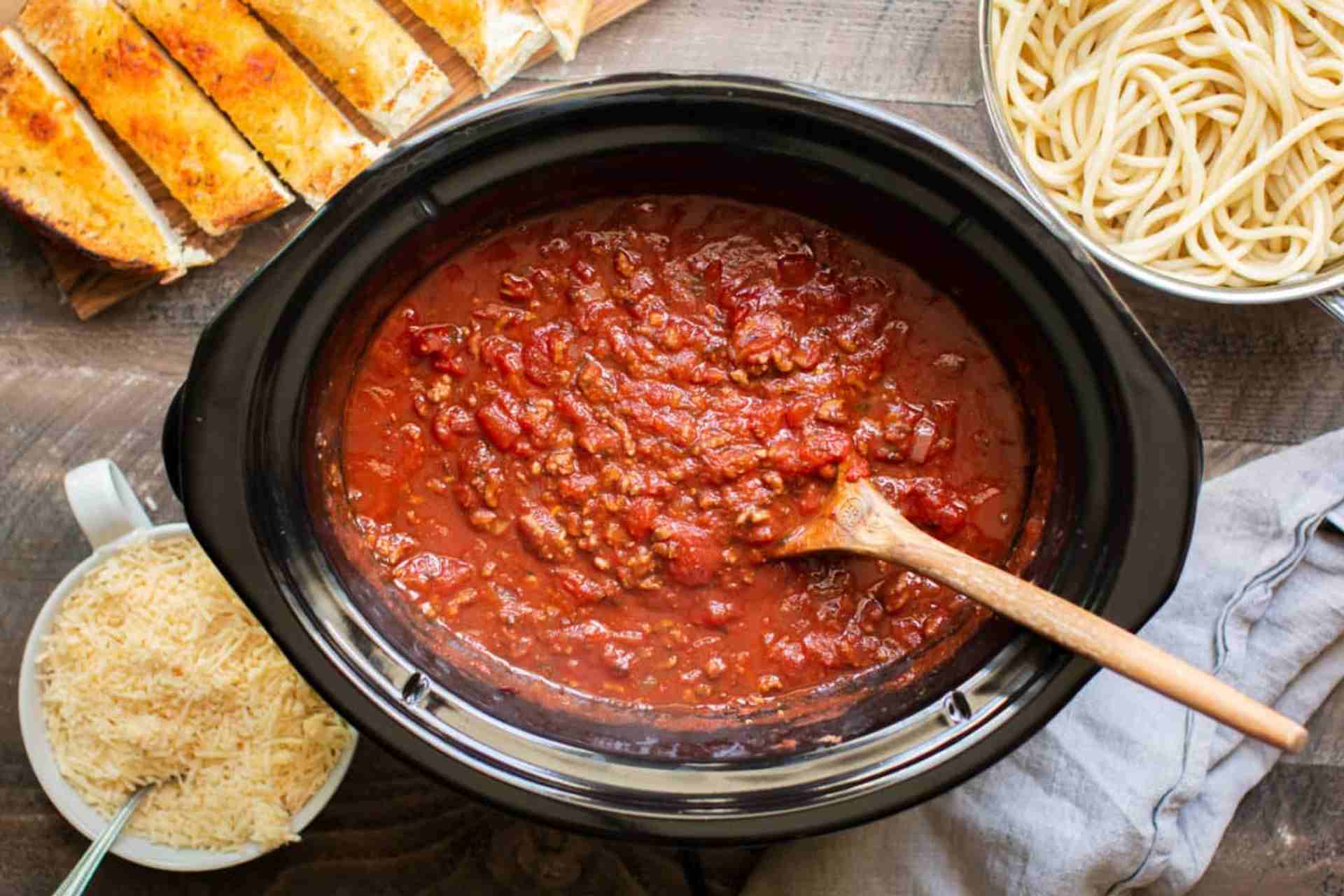 How To Thicken Spaghetti Sauce [A Complete Guide]