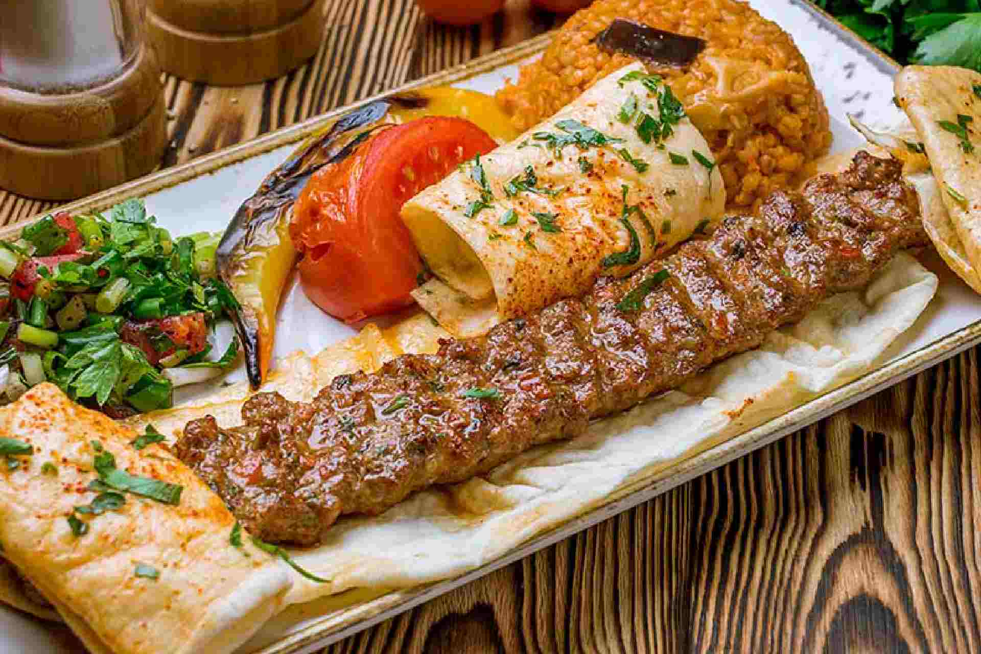 restaurants-in-islamabad-food-culture-of-pakistan-seepakistantours